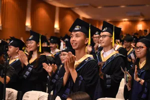 'Tốt nghiệp không chỉ là việc lên sân khấu nhận tấm bằng!'