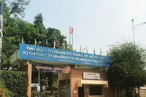 Một trường đại học ở TP.HCM cho sinh viên học online đến 23-5