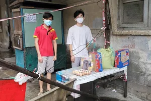 Sinh viên oằn mình lo học phí sau đại dịch COVID-19