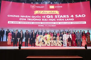 Trường ĐH Văn Lang đạt chứng nhận QS Stars 4 sao