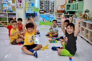 Cận cảnh ngày đầu tiên trẻ mầm non, học sinh tiểu học ở TP.HCM được đến trường 