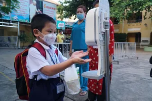 F0 tăng nhanh ở TP.HCM, trường học ‘kêu trời’ vì thiếu kinh phí, kit test