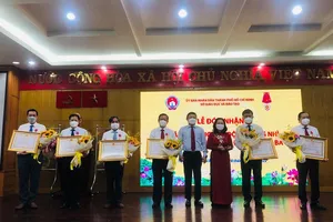 9 nhà giáo tại TP.HCM nhận Huân chương lao động của Chủ tịch nước