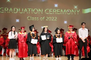 Một thủ khoa kỳ thi tốt nghiệp THPT nhận học bổng 4 năm đại học