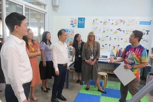 Trường Quốc tế ‘chê’ giá sách giáo khoa cao, than chương trình phổ thông áp lực