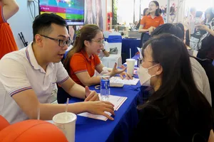 Doanh nghiệp mang hơn 5.000 việc làm đến trường đại học ‘săn’ sinh viên