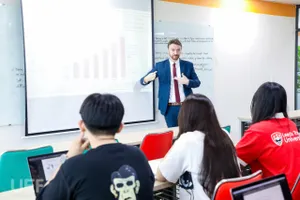 Trường đại học tại TP.HCM đạt chứng nhận QS Stars 4 sao theo chuẩn mới