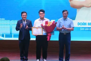 Thủ khoa Trường ĐH Y dược TP.HCM: Truyền thống gia đình theo ngành y