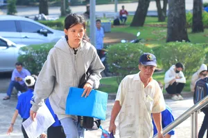 Phụ huynh, tân sinh viên nhập học năm học 2024-2025. Ảnh: NLU