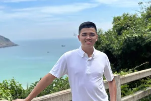 Choáng với thành tích xuất sắc kép của tân cử nhân 'chuyên toán lậu'