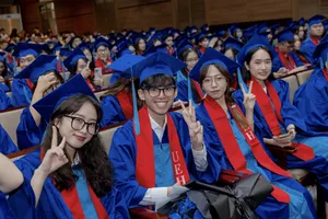 Sinh viên ĐH Kinh tế TP.HCM tại lễ tốt nghiệp năm 2024
