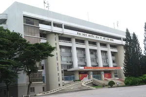 Sau tinh gọn, chỉ còn 8% viên chức ĐH Quốc gia TP.HCM nhận lương từ ngân sách