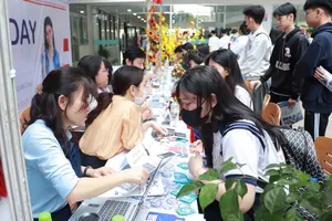 Tung học bổng tiền tỉ hút thí sinh giỏi vào đại học