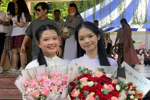 Bất ngờ kết quả thi tốt nghiệp THPT của nữ sinh 'bật khóc tại lễ trưởng thành'