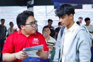 Điểm sàn xét tuyển đại học giảm kỷ lục, nhiều ngành rớt 4-6 điểm