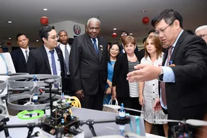 Máy bay không người lái của Trường ĐH Sư phạm Kỹ thuật TP.HCM gây ấn tượng với đoàn đại biểu Cuba