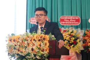 Xúc động lời tri ân thầy cô và ước nguyện học tiếp ở Việt Nam của du học sinh 