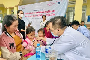Người dân vùng cao ở Đắk Lắk phấn khởi khi được khám bệnh, phát thuốc miễn phí