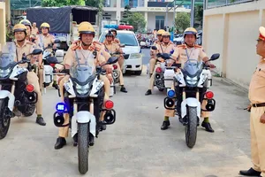 CSGT TP.HCM đồng loạt ra quân đảm bảo an toàn giao thông dịp lễ Giỗ tổ Hùng Vương