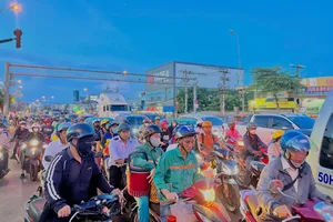 Giao thông ùn ứ đoạn cầu vượt Linh Xuân, Thủ Đức
