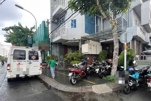 Người đàn ông chết trong tư thế treo cổ trong khách sạn ở quận Gò Vấp