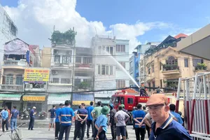 Cháy căn nhà 4 tầng ở TP.HCM