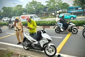 Tăng cường xử lý vi phạm tốc độ trên tuyến đường Phạm Văn Đồng