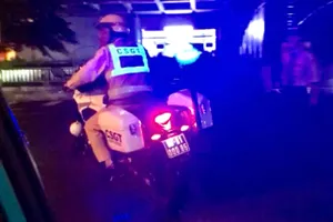 CSGT dẫn đường cho xe chở bé trai bị co giật trên cao tốc đến bệnh viện