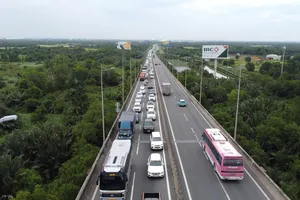 CSGT lý giải kẹt xe nhiều giờ trên cao tốc TP.HCM - Long Thành – Dầu Giây 