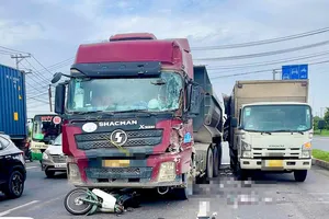 Tai nạn liên hoàn trên Quốc lộ 1, nhiều phương tiện hư hỏng