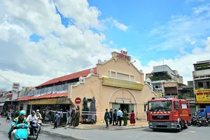 Cháy ki-ốt kinh doanh nước tại chợ Thủ Đức