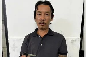 Tạm giữ người vi phạm nồng độ cồn tấn công CSGT