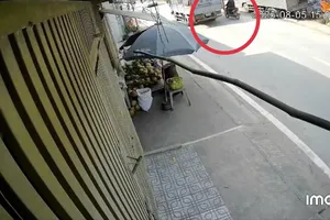 Tài xế rời khỏi hiện trường sau va chạm khiến người đi xe máy tử vong