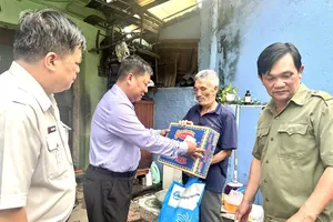 TP.HCM: Hỗ trợ 38 hộ dân nhà bị ngập nặng sau mưa lớn 