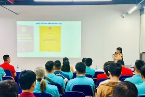 Tài xế Xanh SM ký cam kết nghiêm chỉnh chấp hành luật giao thông