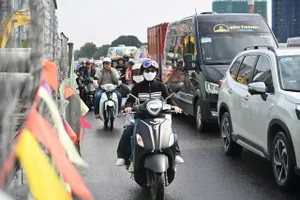 Cảnh sát Giao thông hướng dẫn người dân lộ trình quay lại TP.HCM sau lễ 2-9 