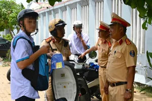 TP.HCM: Học sinh đi xe máy không đủ điều kiện bị phạt hơn 10 triệu đồng