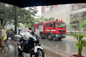 Cháy căn hộ tầng 15 chung cư ở TP.HCM