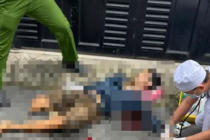 Người bán vé số khuyết tật tử vong bên đường 