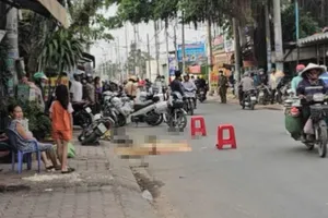 Người phụ nữ tử vong thương tâm sau khi ngã lúc chạy xe máy lên vỉa hè để vào nhà