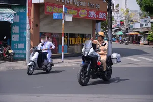 TP.HCM: CSGT xử lý học sinh, phụ huynh vi phạm giao thông