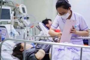 2 nạn nhân vụ cháy quán ăn trên đường Trần Hưng Đạo đang được hồi sức tích cực