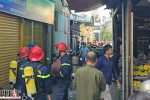 TP.HCM: Cháy nhà lúc sáng sớm ở phường Hiệp Bình, người đàn ông mắc kẹt tử vong