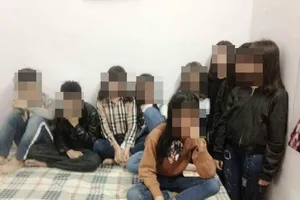Chủ nhà nghỉ phân trần vụ cho chín học sinh thuê phòng qua đêm