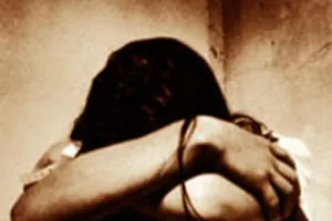 Tạm giữ thầy giáo trường tiểu học dâm ô với học sinh