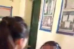 Nữ sinh tát bạn chảy máu mũi bị đuổi học 1 tuần