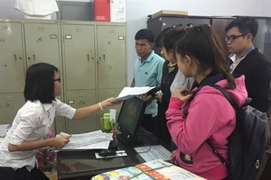 Thí sinh dự thi THPT nộp phí dự thi là 35.000 đồng/môn