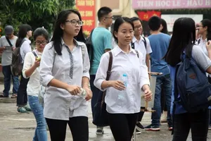 325 thí sinh bỏ thi môn ngữ văn và toán