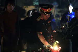 Thắp nến tri ân tưởng nhớ các anh hùng liệt sĩ nhân kỷ niệm 27-7