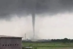 “Vòi rồng” xuất hiện ở Bắc Ninh, nhiều nhà dân bị hư hại